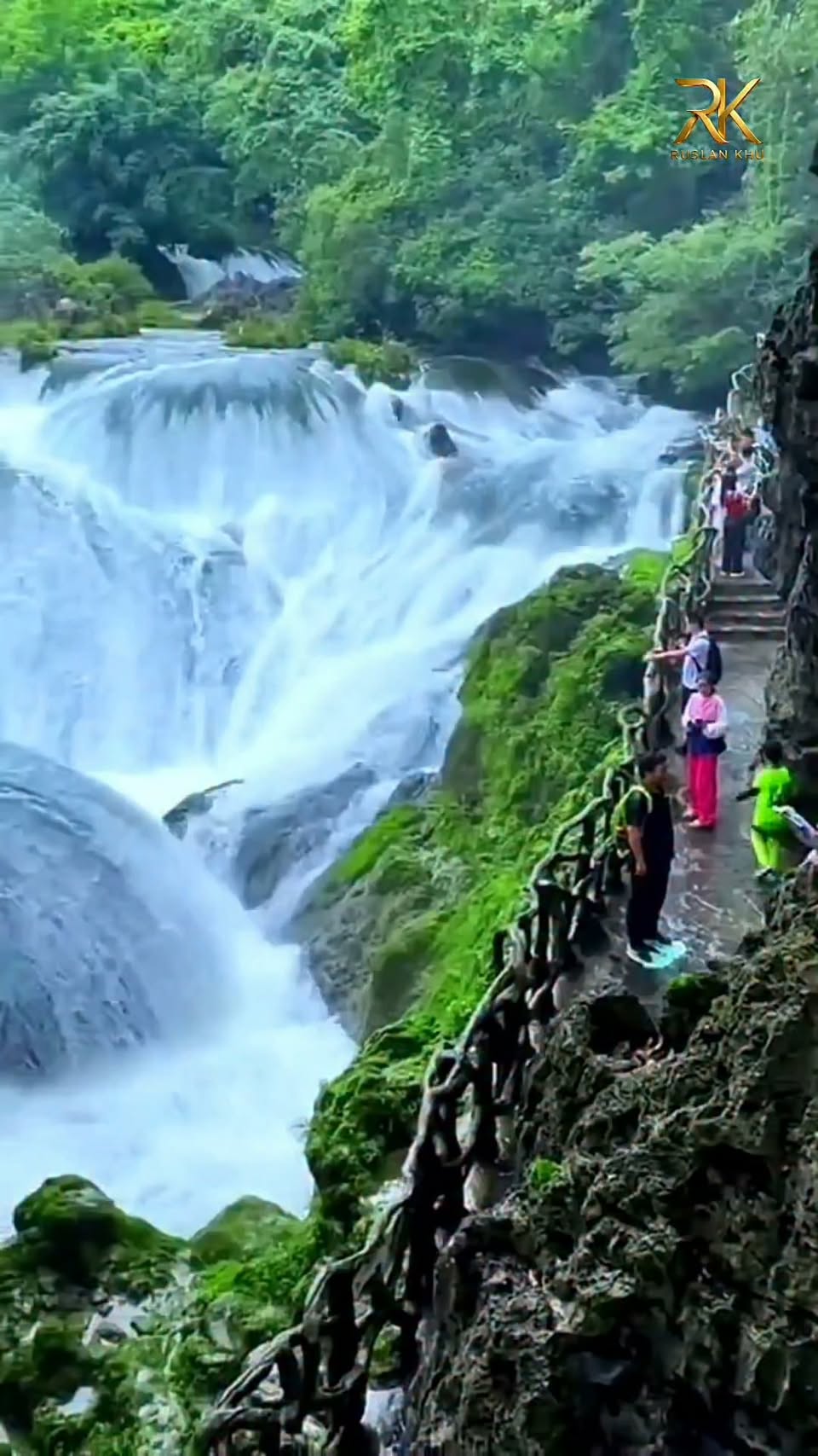 Scenic Chinese Destinations Offer Diverse Attractions