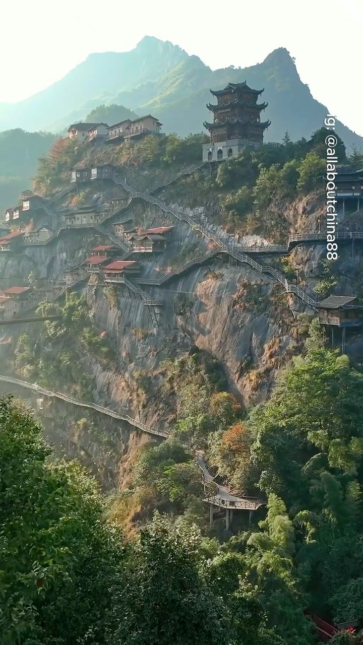 Three Scenic Chinese Mountain Towns