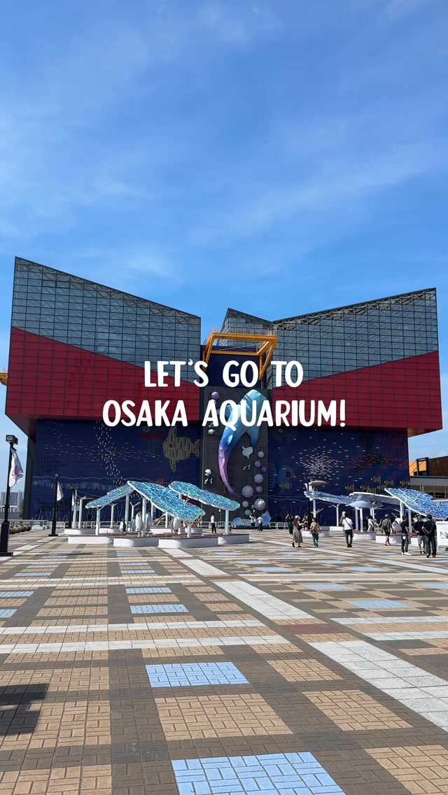 Osaka Aquarium Kaiyukan Features Marine Animals