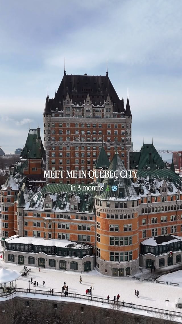 Québec City's Christmas Charm and Landmarks