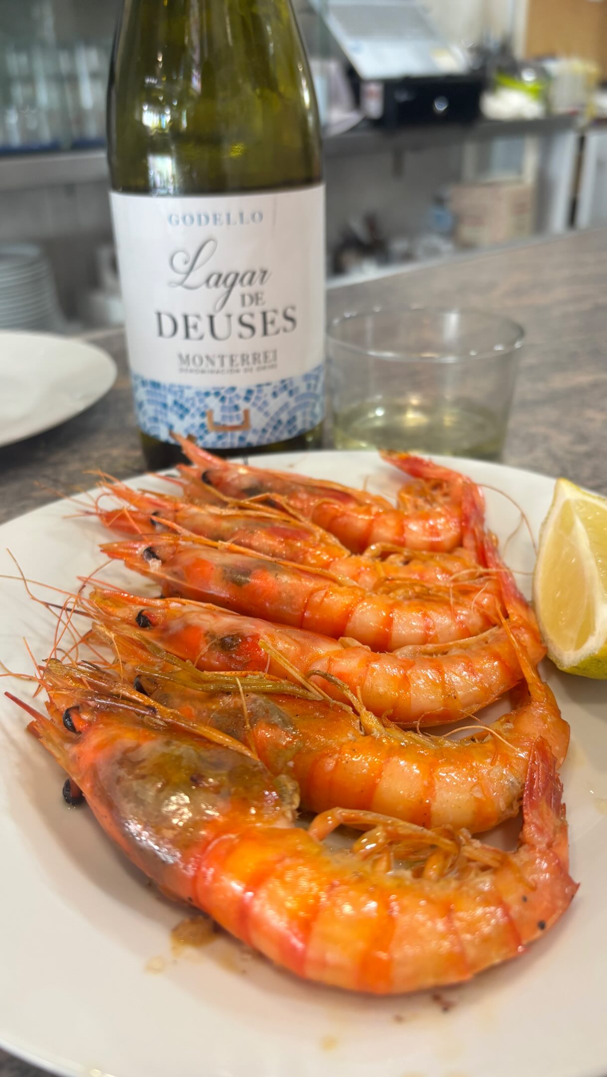 Madrid Bar Offers Fresh Seafood And Tapas