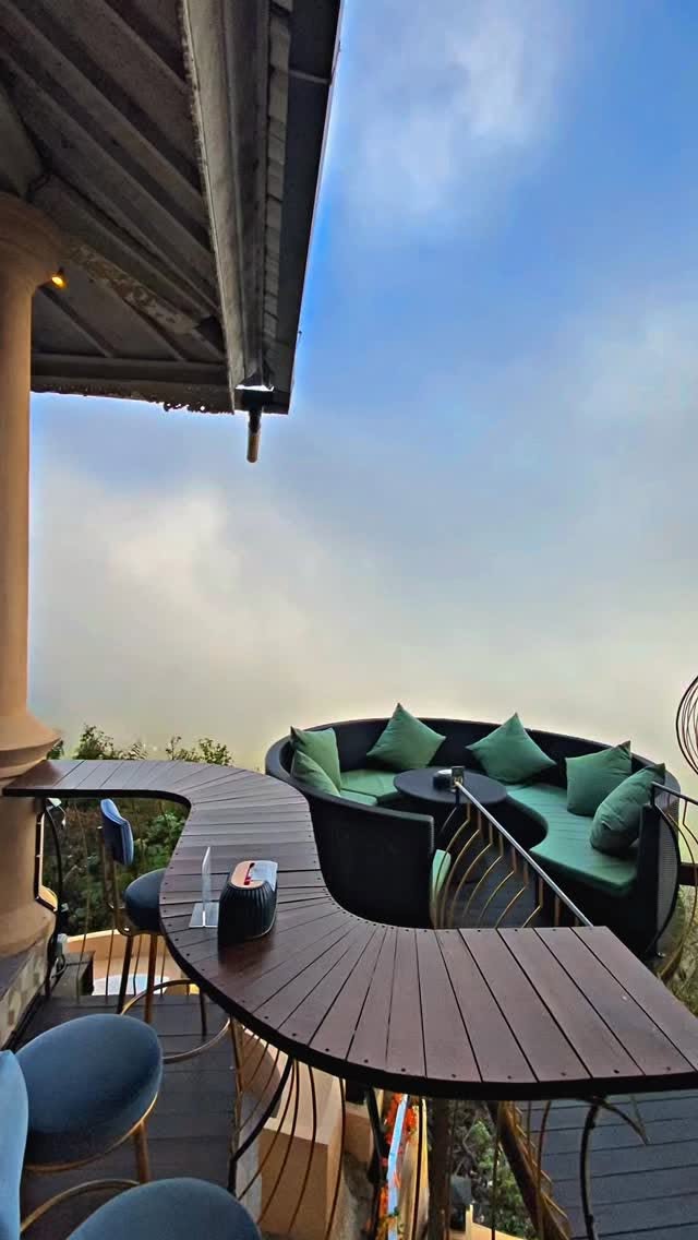 Colosseum Hotel Bar and Restaurant Bali