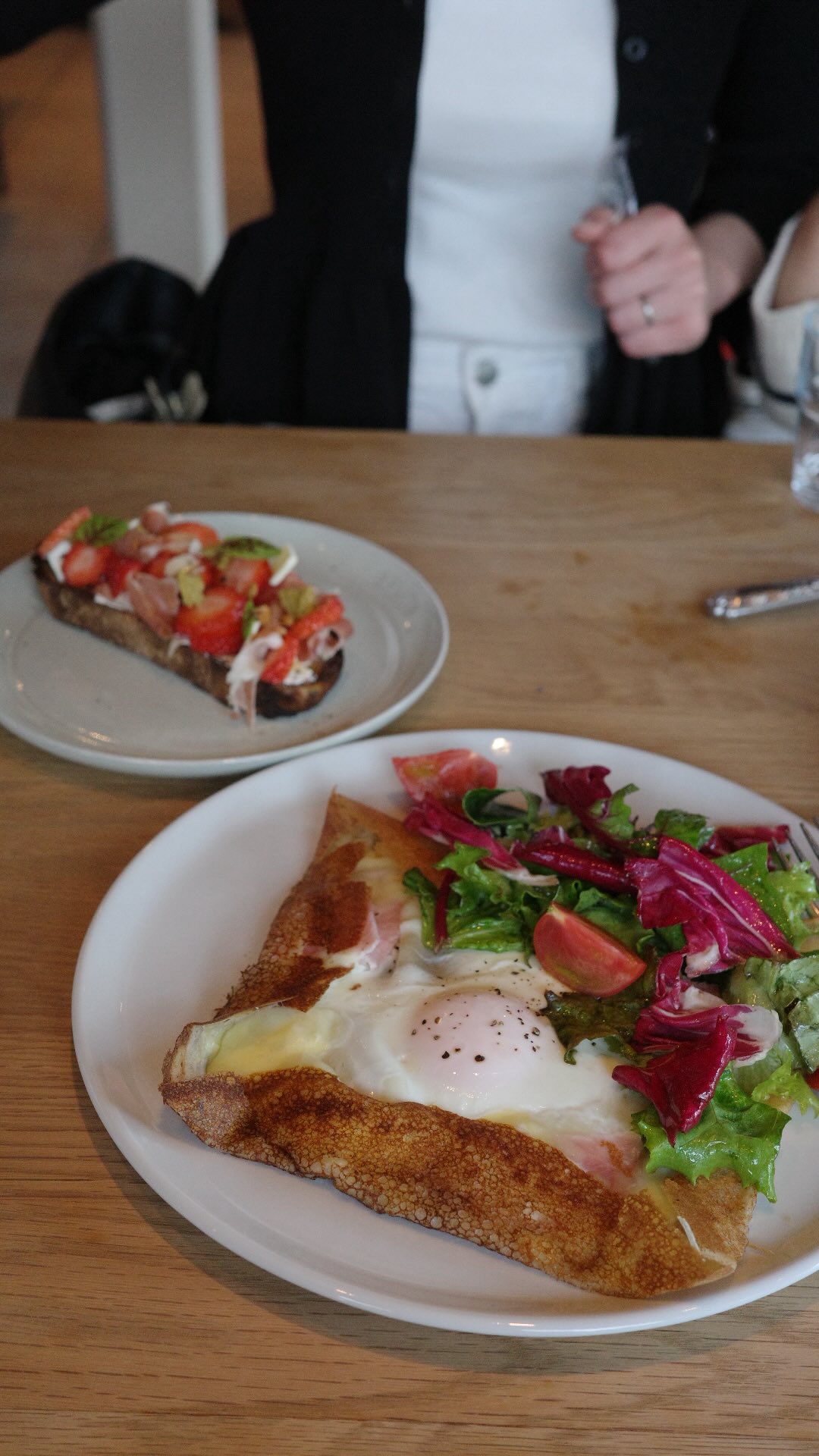 Karuizawa Cafe Serves Buckwheat Galettes