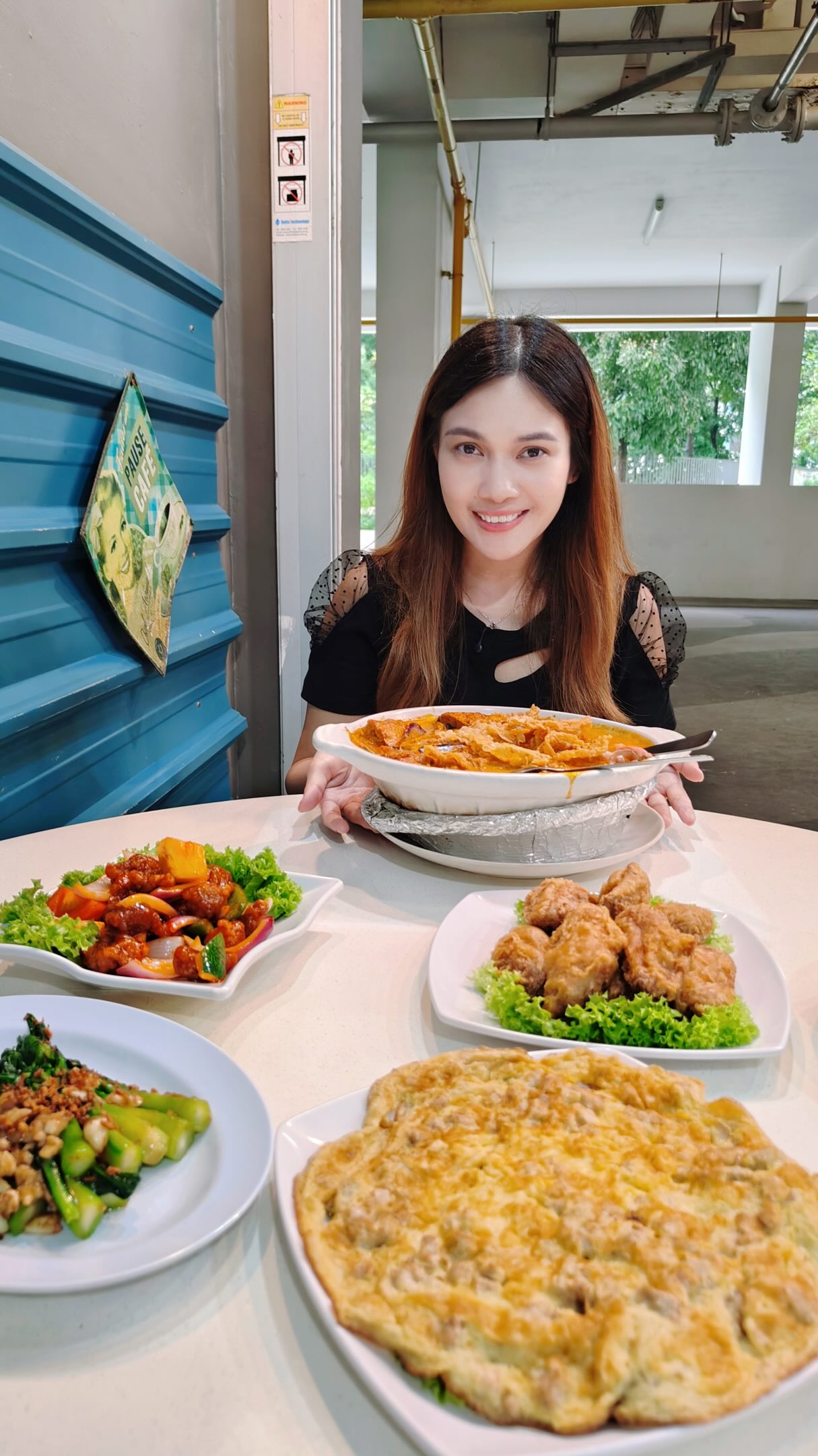 Punggol Eatery Offers Affordable Set Meals