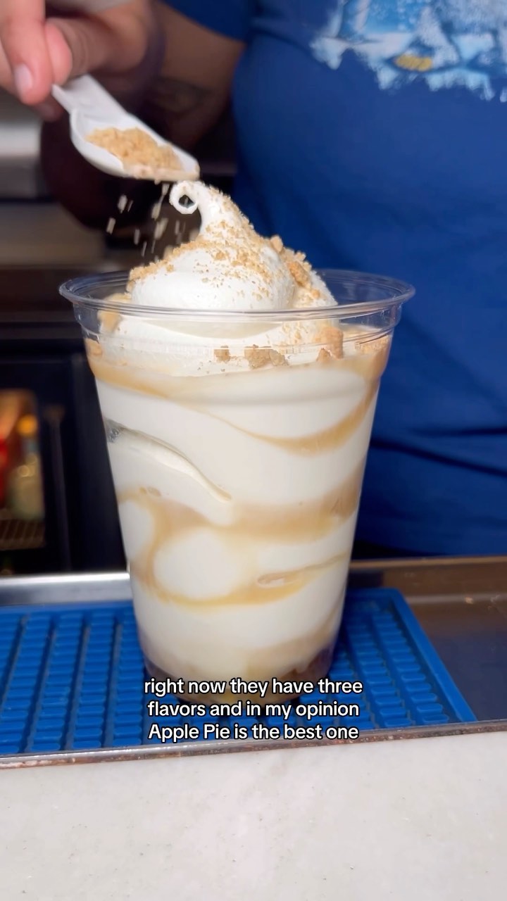 Frozen Boozy Dole Whip Drinks in Las Vegas