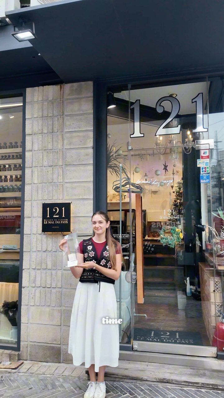 Perfume Workshop Creates Custom Scents In Seoul