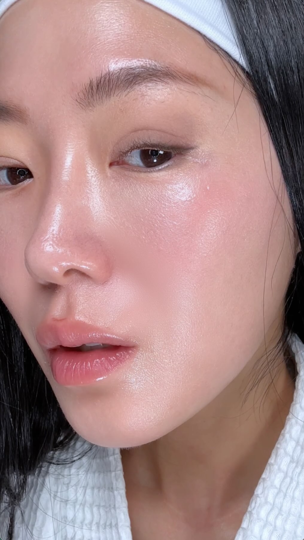 South Korean Dermatology Clinic Offers Anti-Aging Treatments
