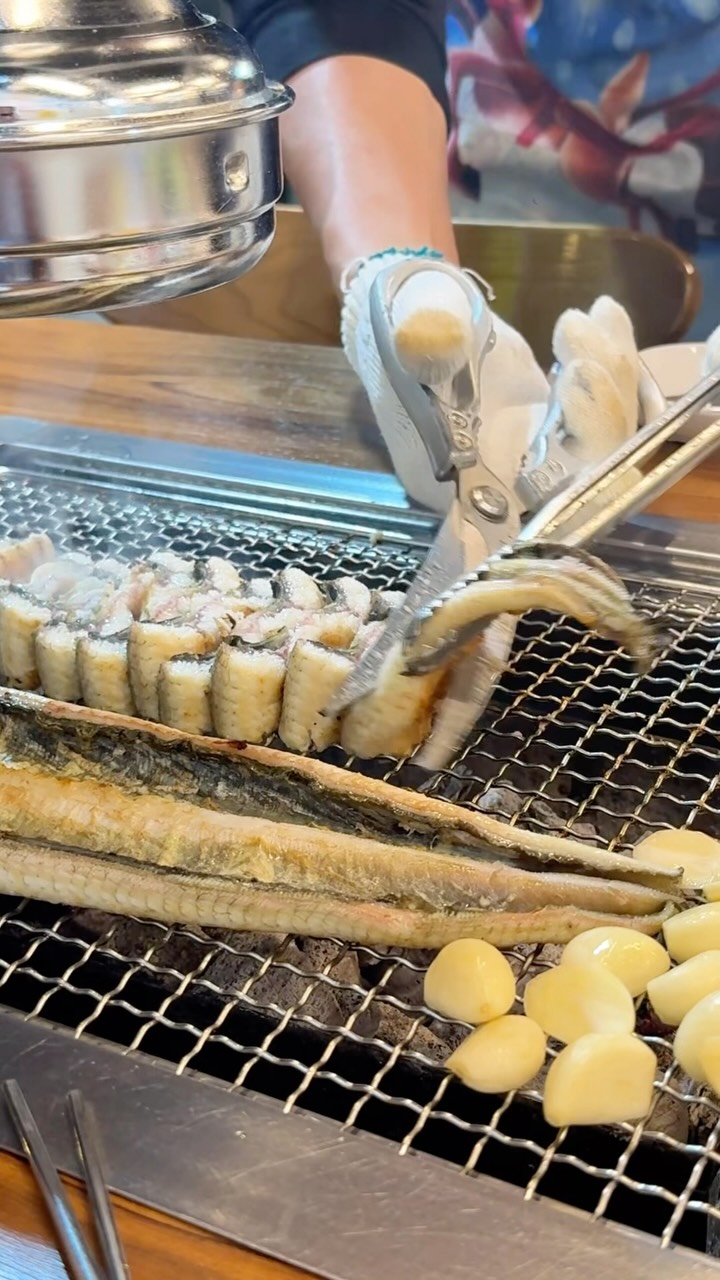 Pungcheon Freshwater Eel Restaurant Serves Delicious Meals