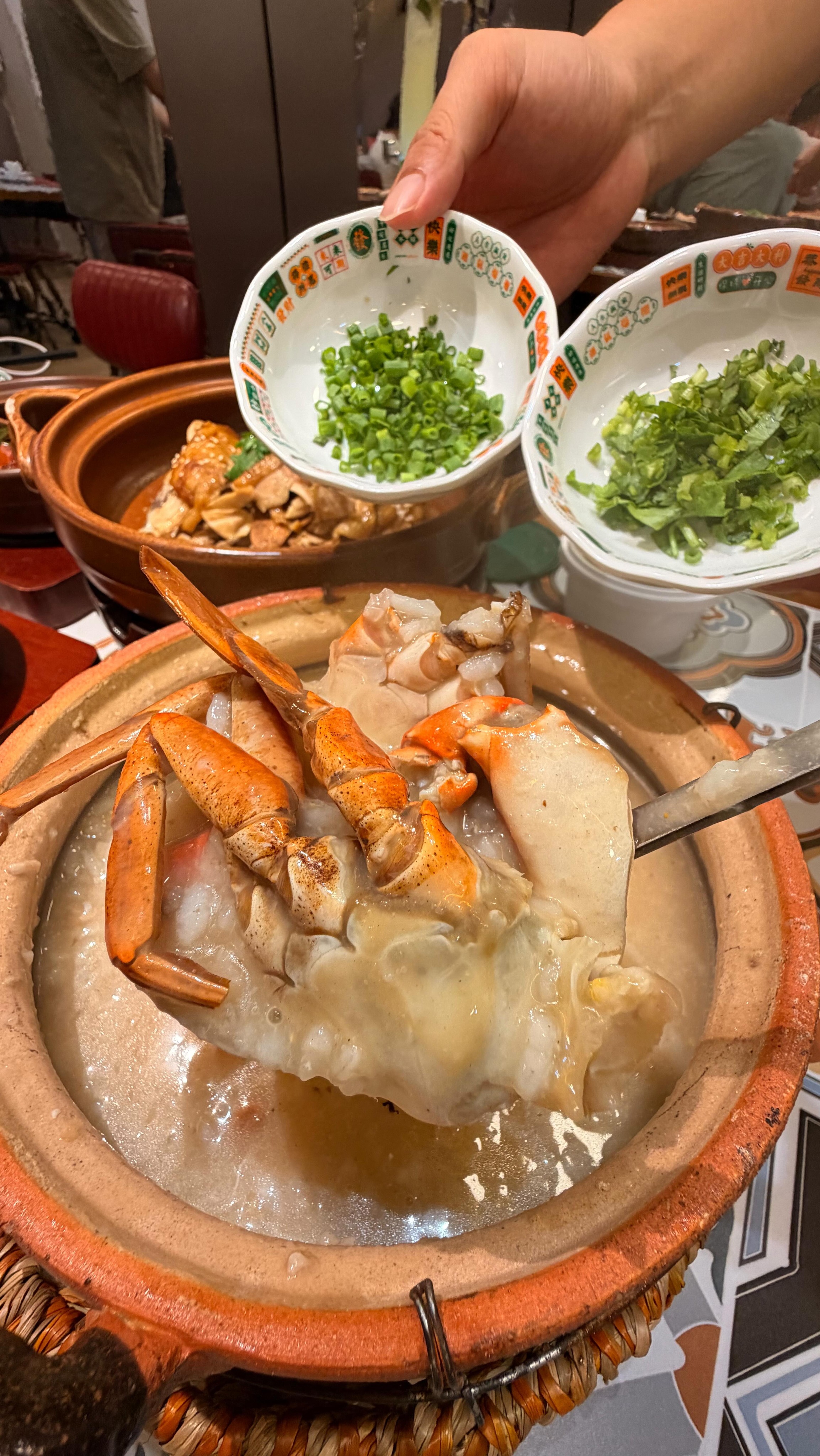 Cantonese Restaurant Offers Seafood Porridge and More