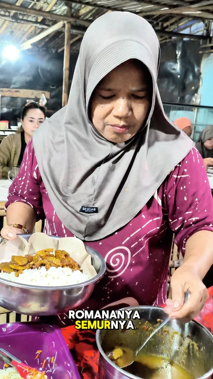 Nasi Uduk Cing Sinah (Warung 2 Putri)