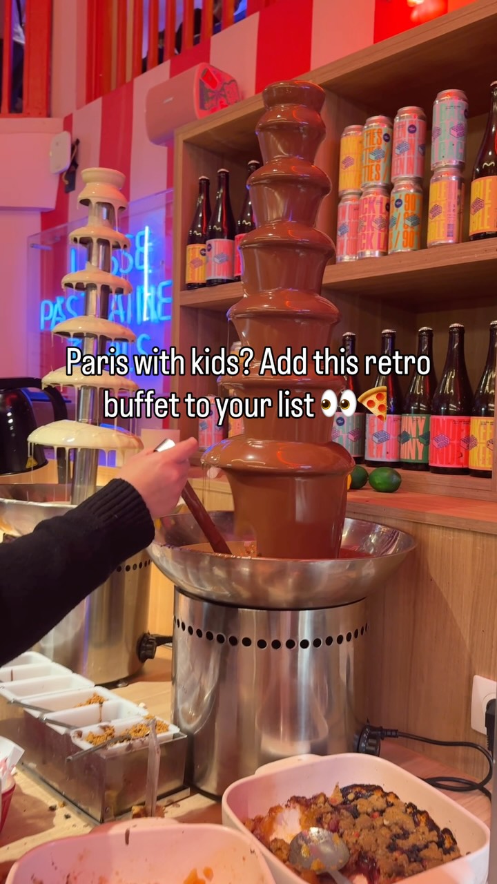 Brique Machine: A Retro 90s Buffet for Families