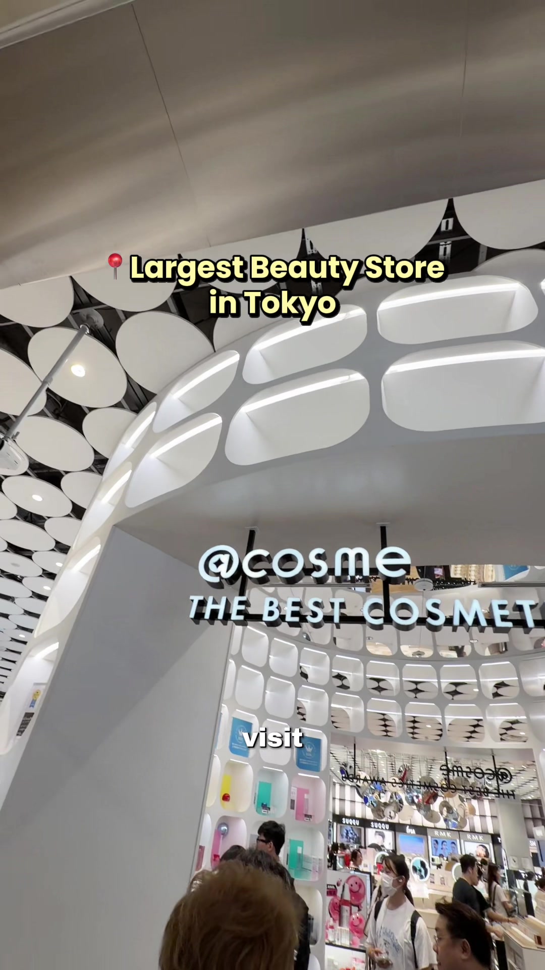 Tokyo Beauty Store Showcases Skin Analysis