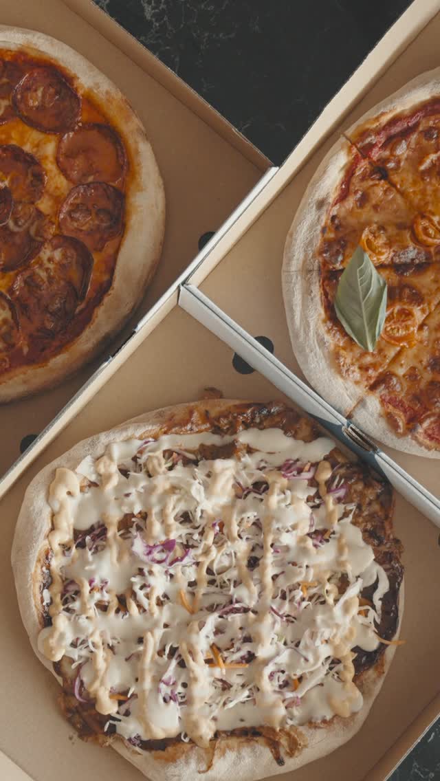 Julius Pizzeria Serves Gourmet Pizza