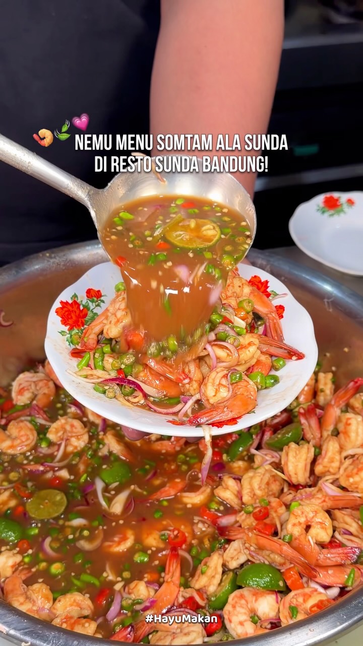 Sundanese Restaurant Features Grilled Chicken