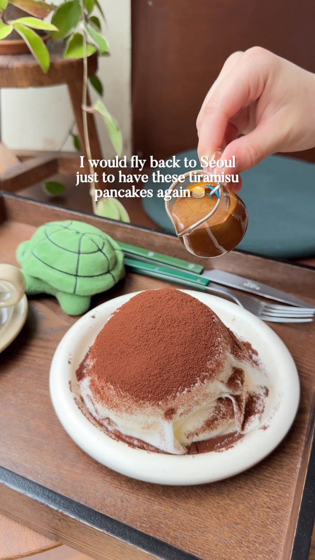 Tiramisu Mochi Soufflé Pancakes at Tortoise Haebangchon