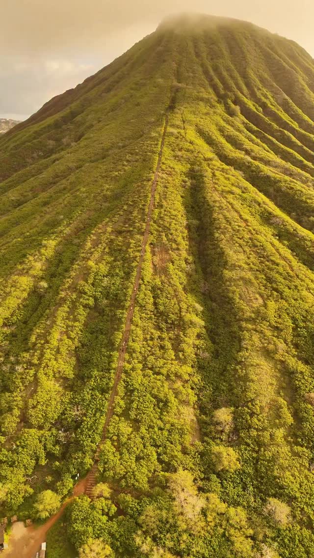Challenging Hawaii Hikes With Stunning Views