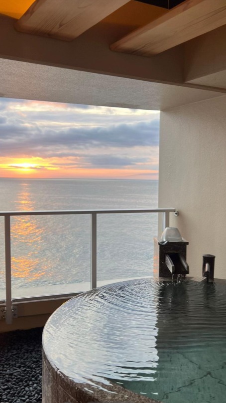 Ocean-View Hotel With Private Onsens