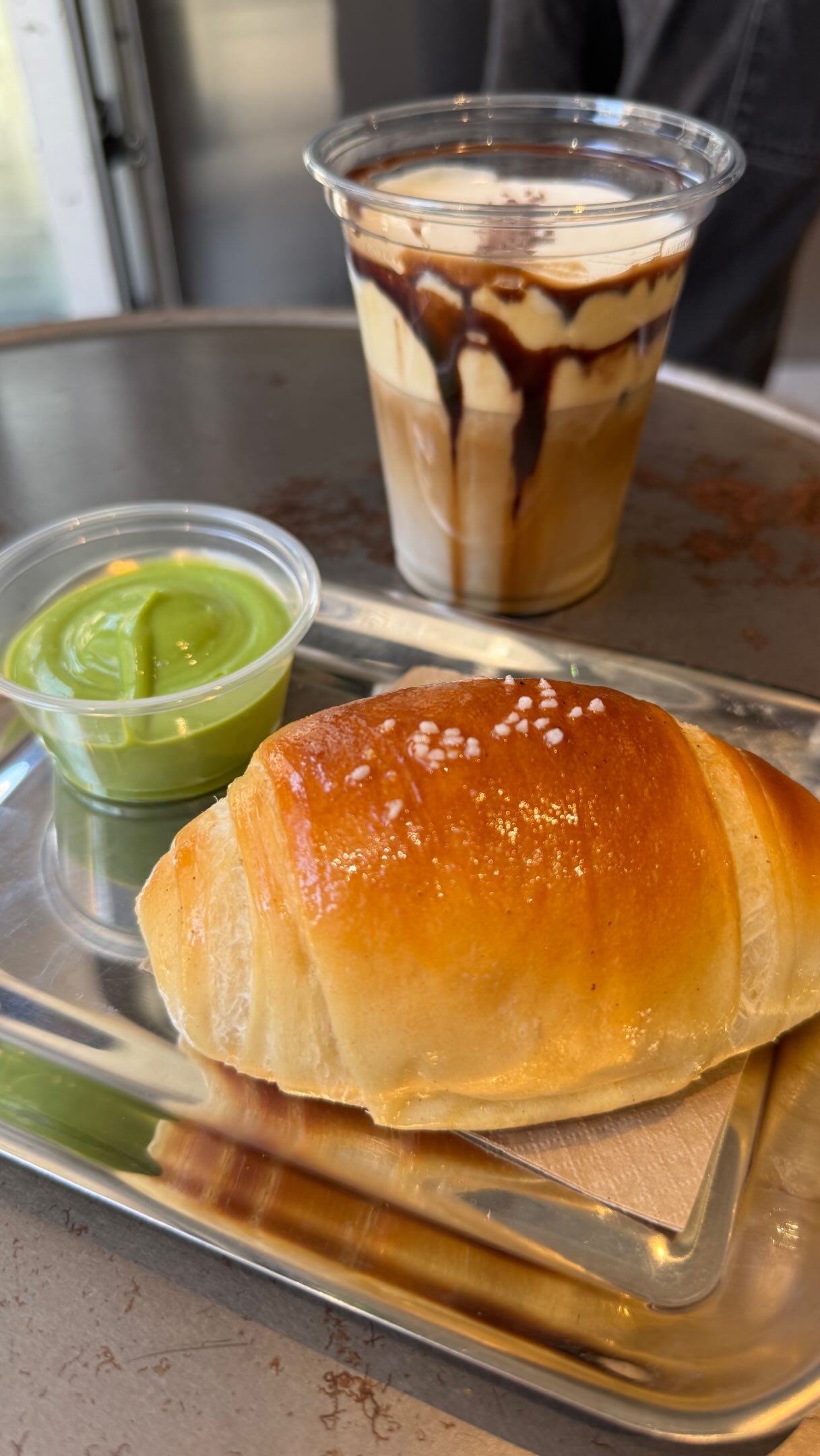 Parisian Cafe Serves Popular Korean Salted Bread