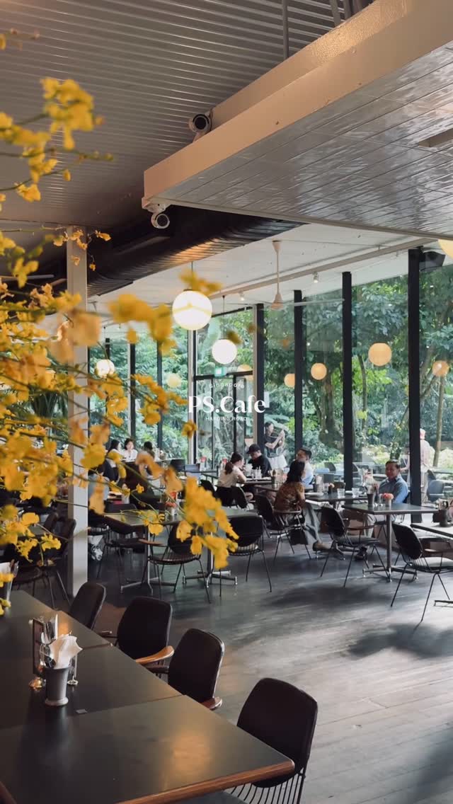PS.Cafe Harding Road Showcases Lush Greenery