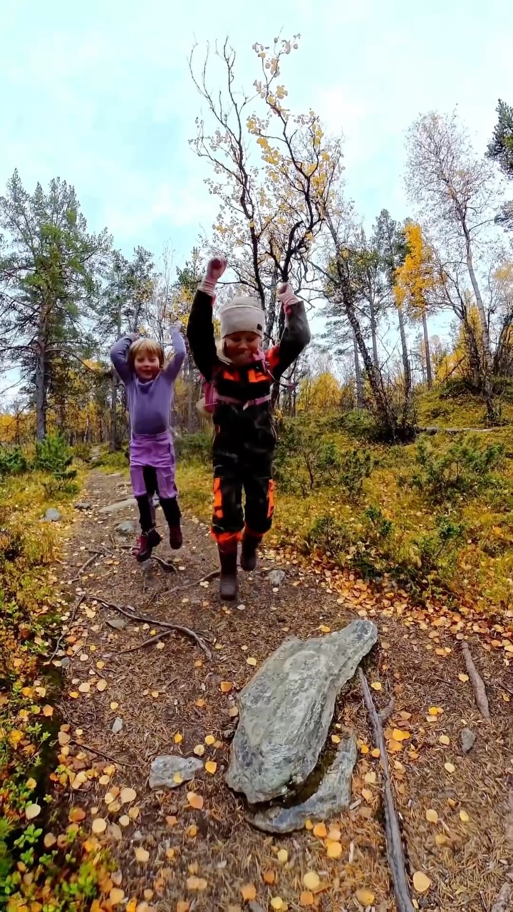 Sjodalen Family Hike: Nature, Culture, and Autumn Scenery
