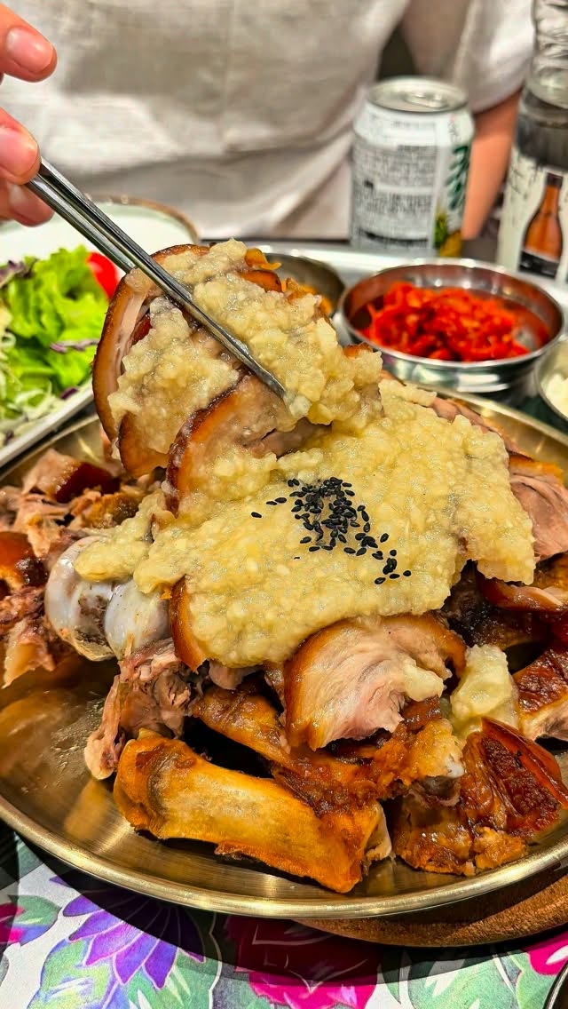 Hong Kong Korean Jokbal Restaurant Features Garlic Trotters