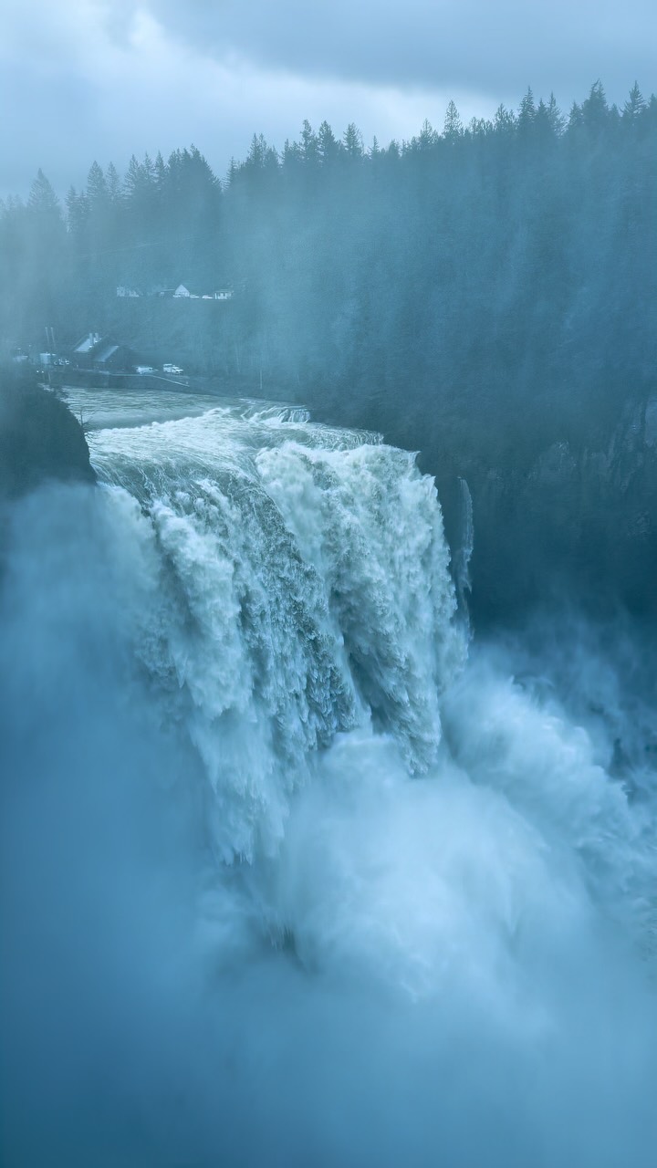 Snoqualmie Falls: A Powerful Cascade Near Home