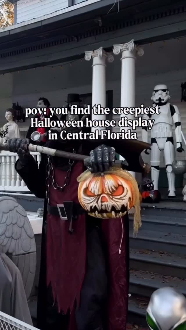 Williams Holiday House's Spooky Halloween Display