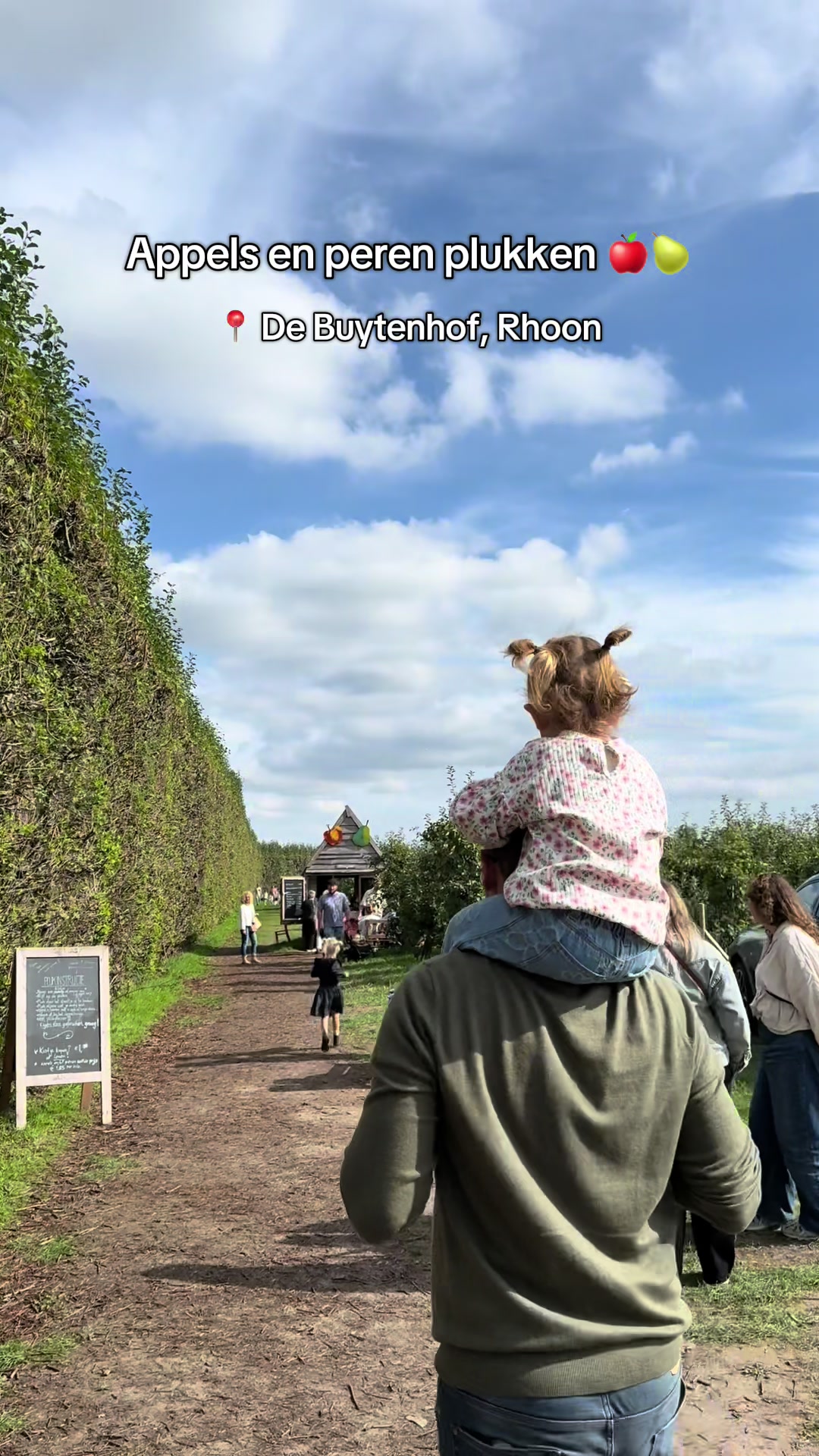 Farm Offers Family-Friendly Apple and Pear Picking