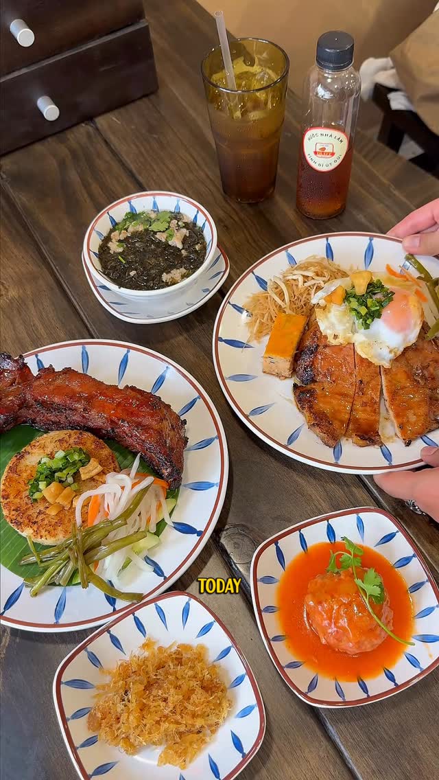 Ho Chi Minh City Restaurant Features Giant Pork Rib