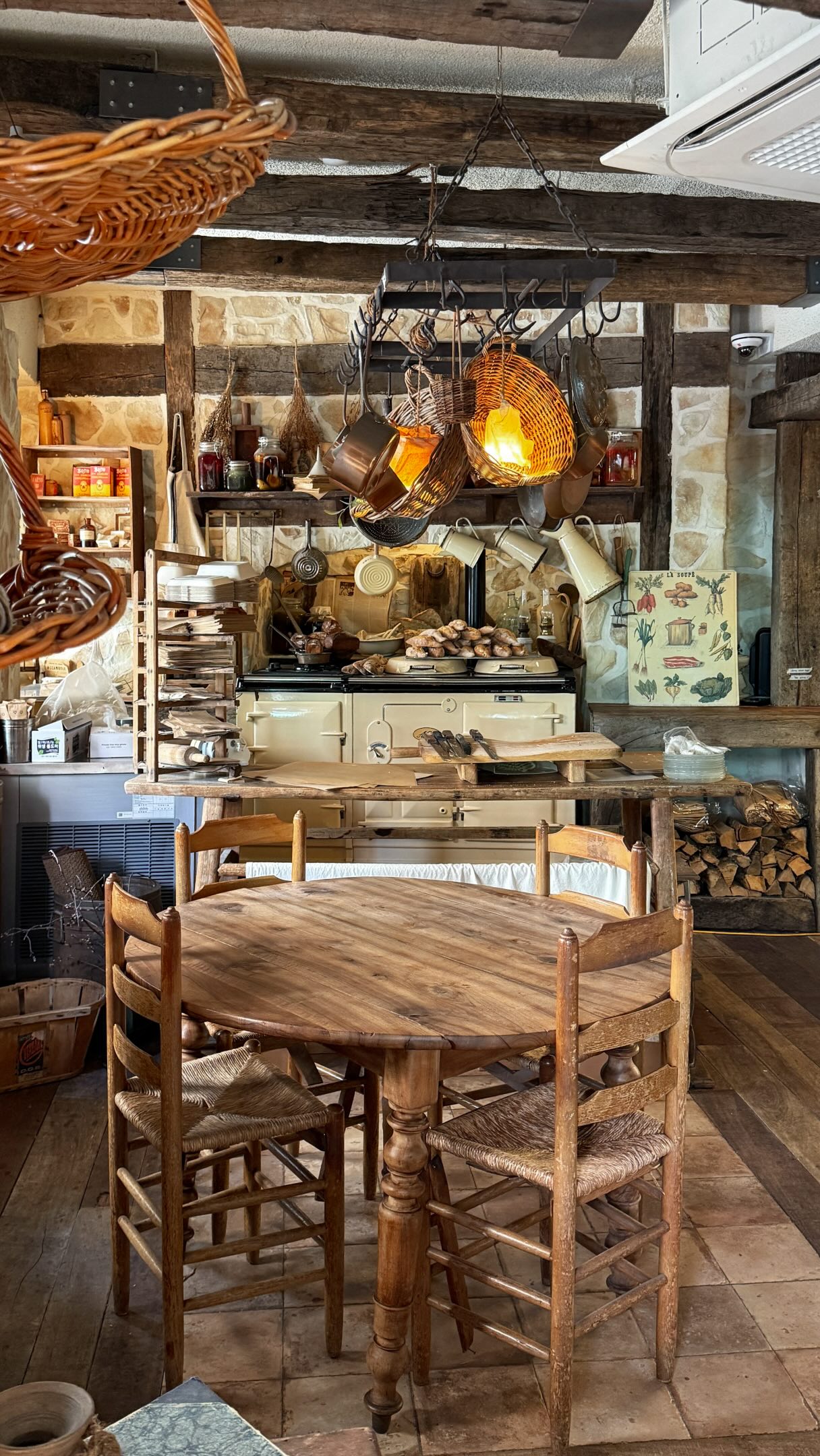 Seoul Bakery with Rustic Charm and Pastries