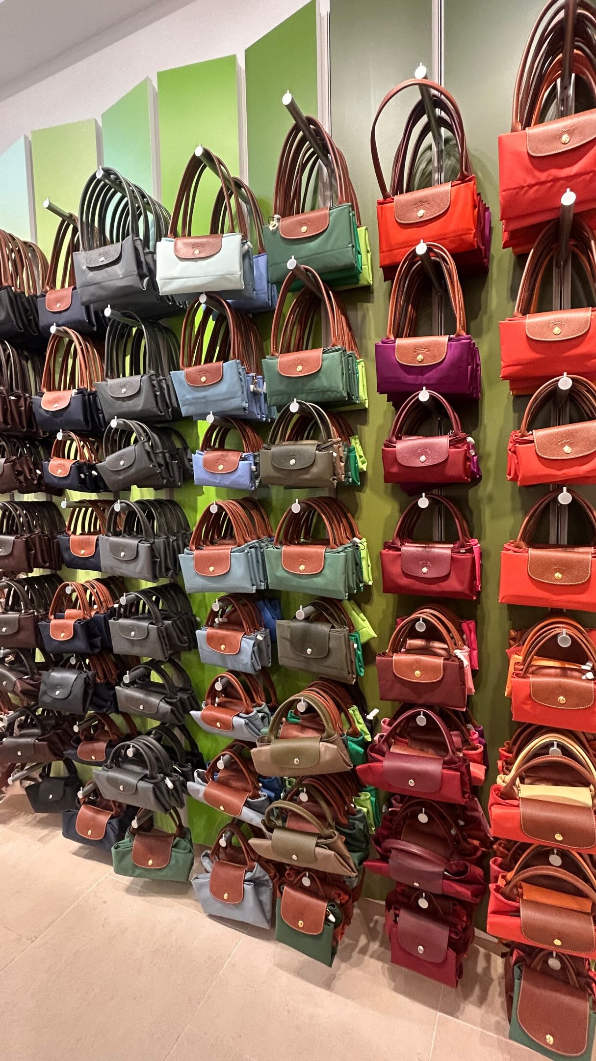 Longchamp Outlet: Le Pliage Bags and More