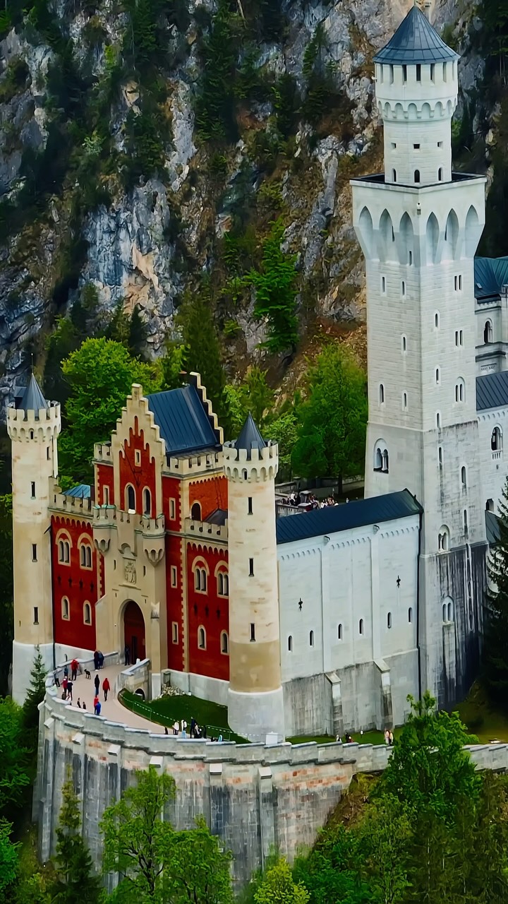 Fairytale Castles Inspire Dreamy Escapes