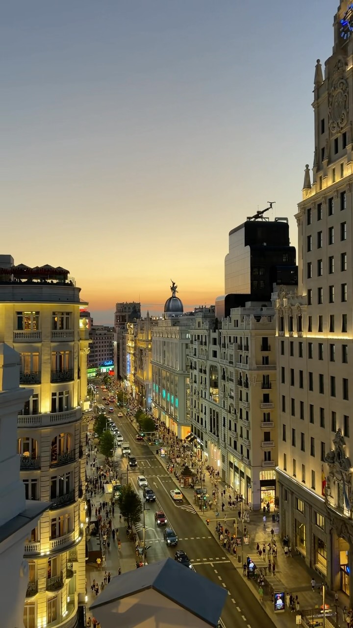 Madrid's Iconic Gran Vía Landmarks