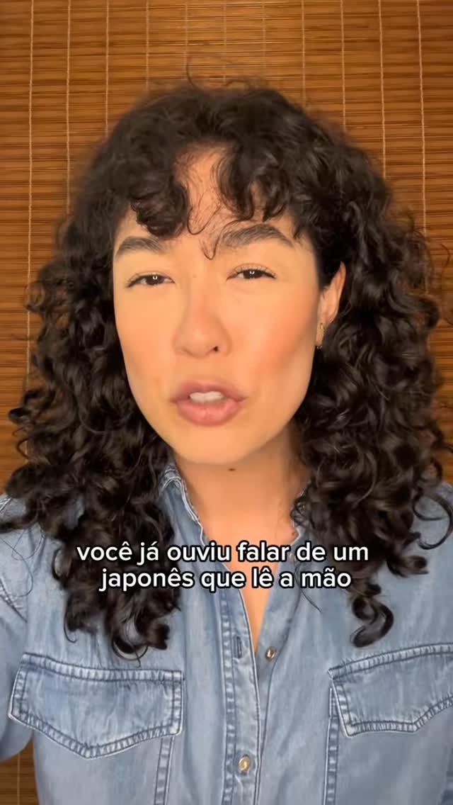 Palm Reading in Liberdade's Galeria Taiyo