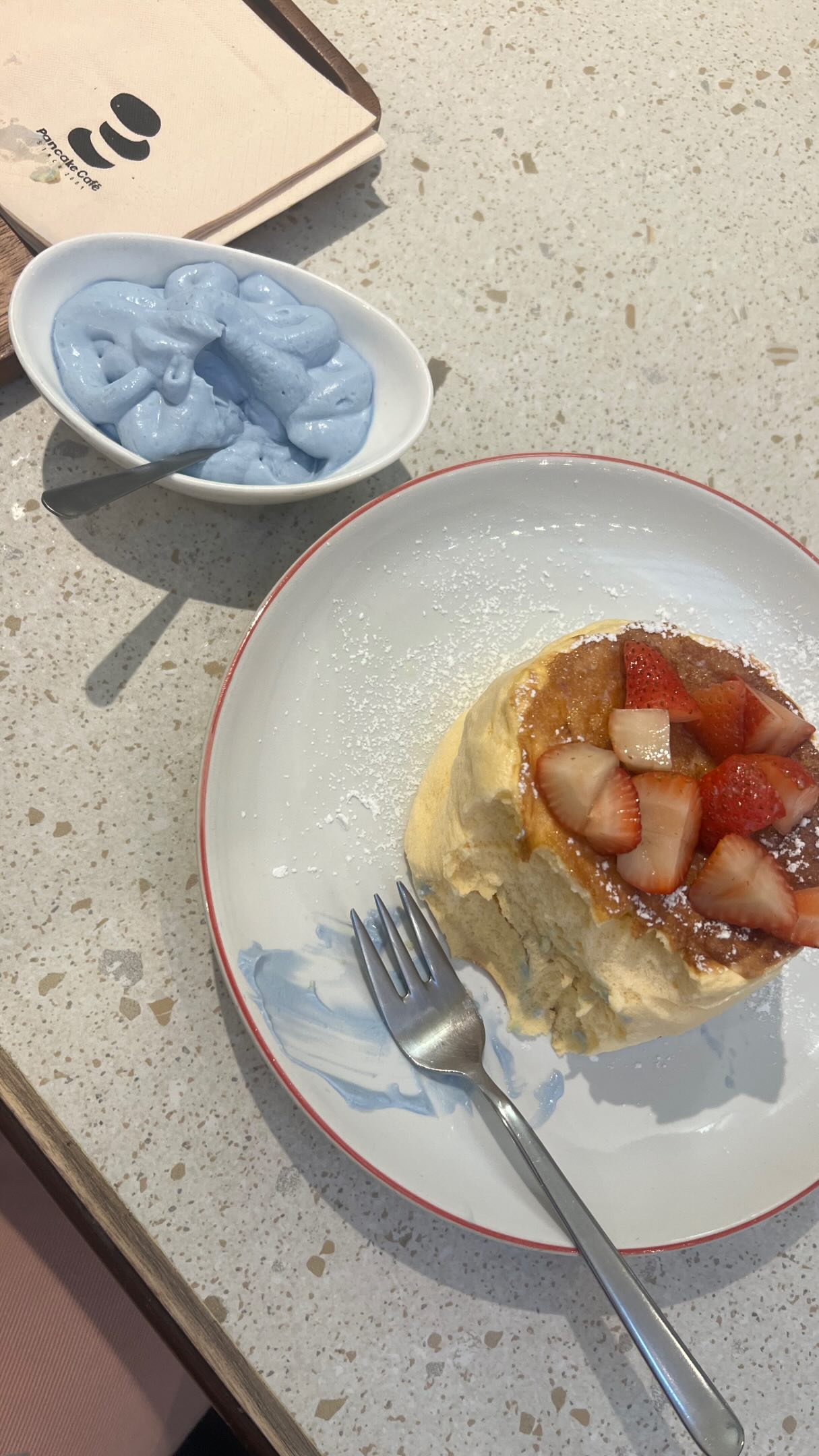 Bangkok Dessert Spots Featuring Mango Pancakes