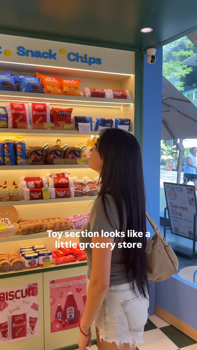 Chinese Pet Store Boasts Unique Ice Cream Bar
