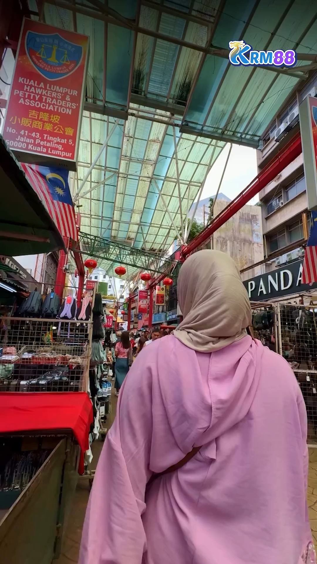 Kuala Lumpur's Best Spots for Food and Modest Fashion