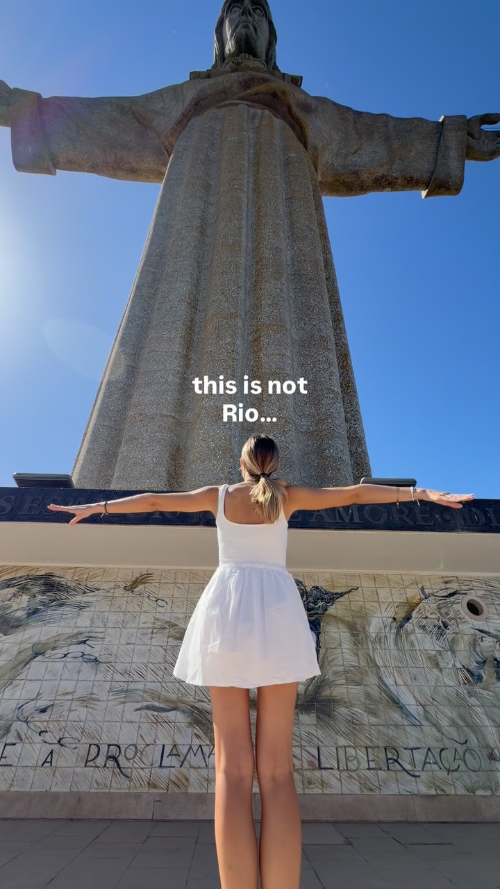 Christ the King Statue and 25 April Bridge