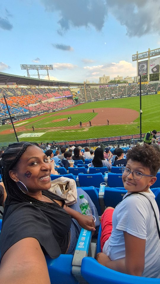 Experiencing Korean Baseball Games At Jamsil Stadium