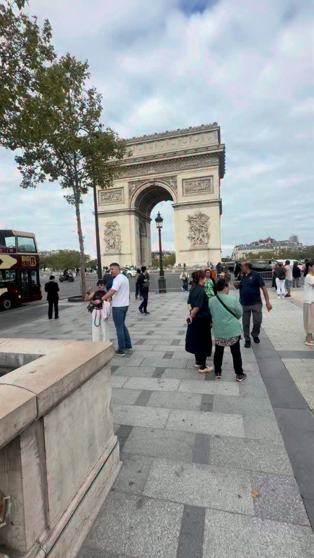 Safely Access Paris' Arc De Triomphe