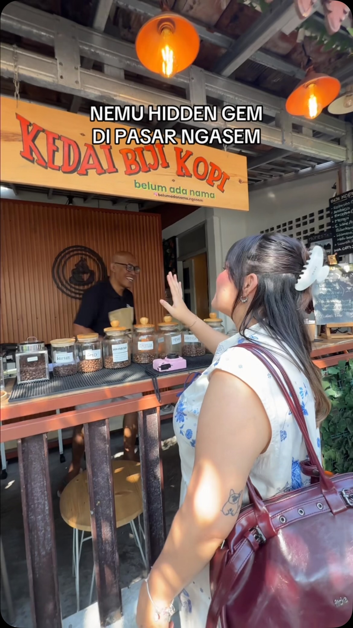 Jogja Vibes: Traditional Market & Coffee Shop