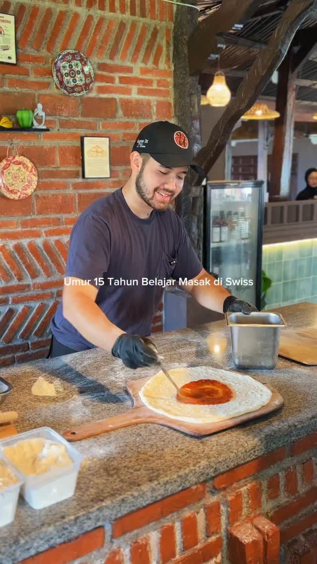 Javanese Joglo Restaurant Serves Western Cuisine