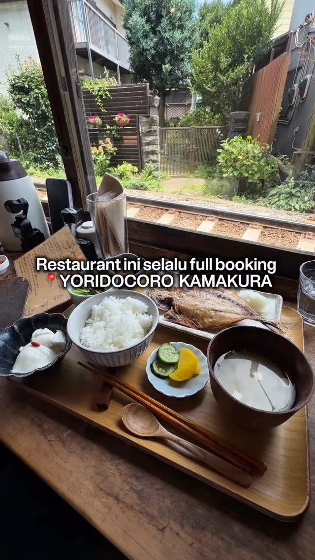 Kamakura Cafe Offers Unique Train Views
