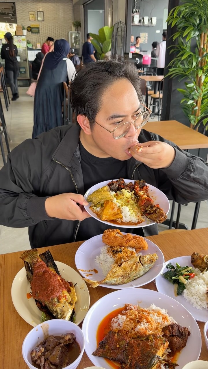 Jborn Cafe: Malaysian Dishes and Buffet Spread
