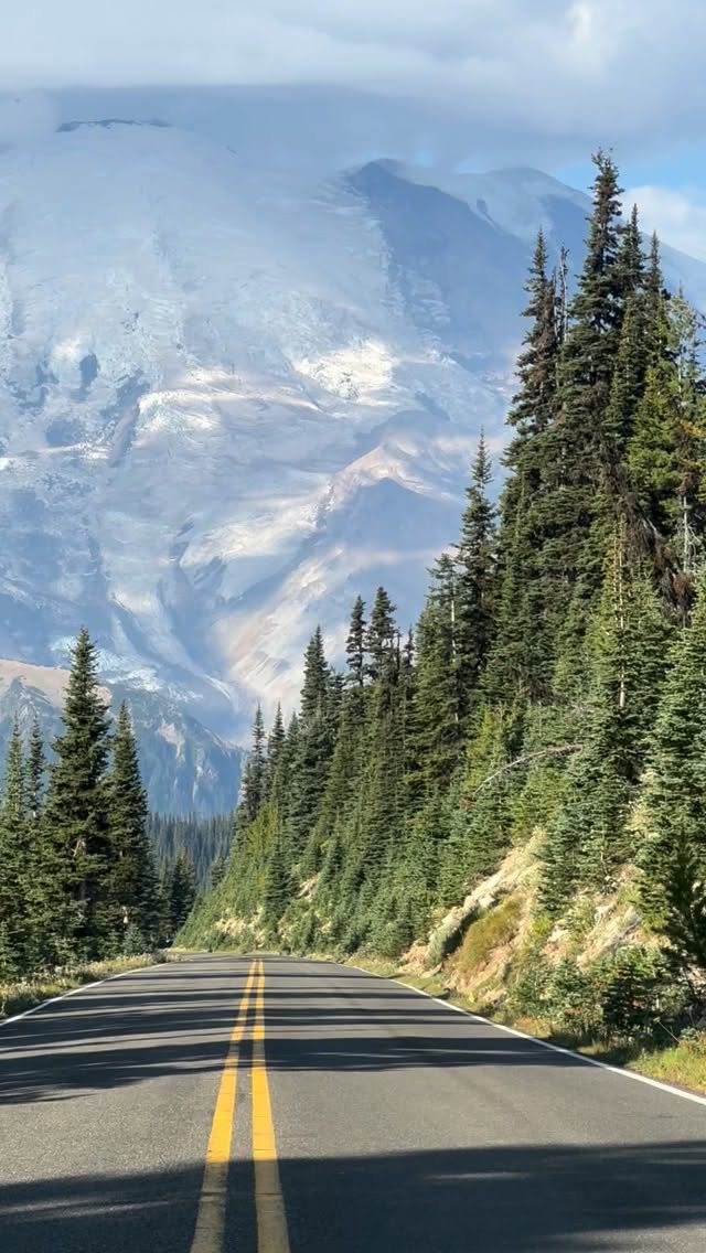 Sunrise Road Scenic Drive in Mount Rainier