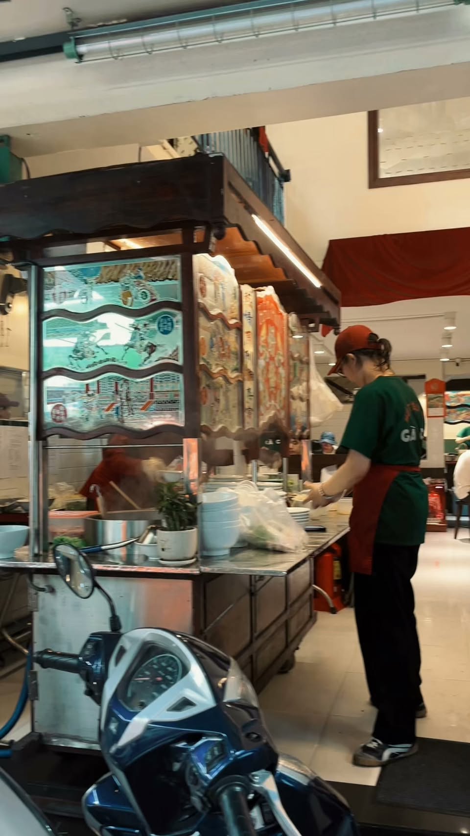 Saigon Noodle Shop Showcases Popular Dishes