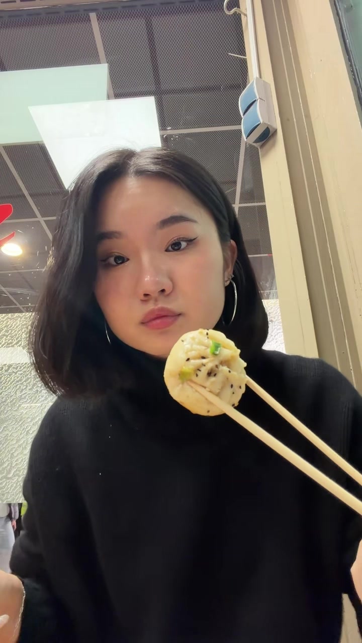 Frankfurt's Best Soup Dumplings at Feinschmecker