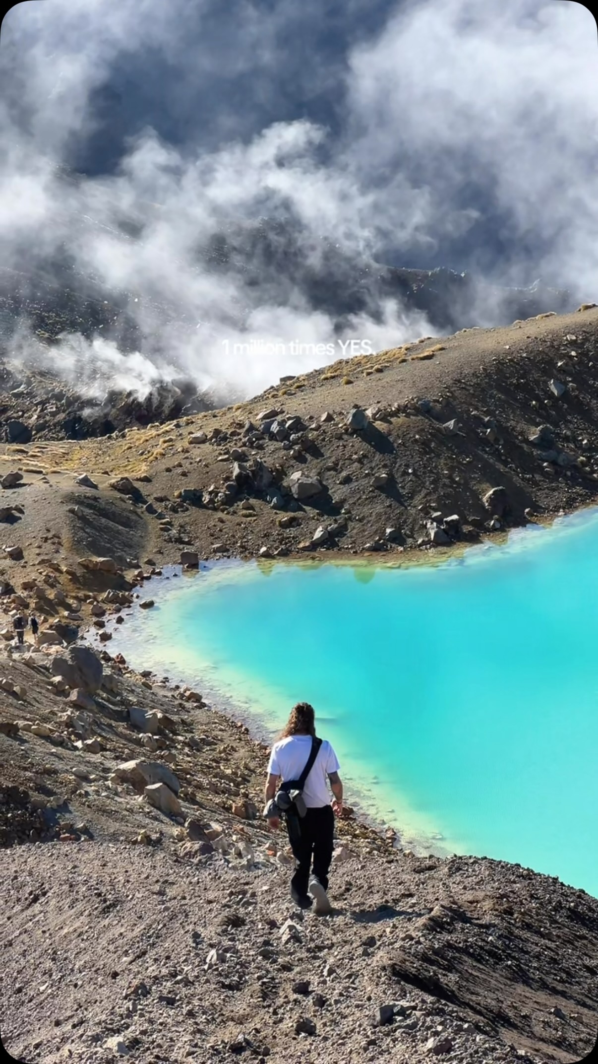 Tongariro Alpine Crossing: Volcanic Beauty and Lakes