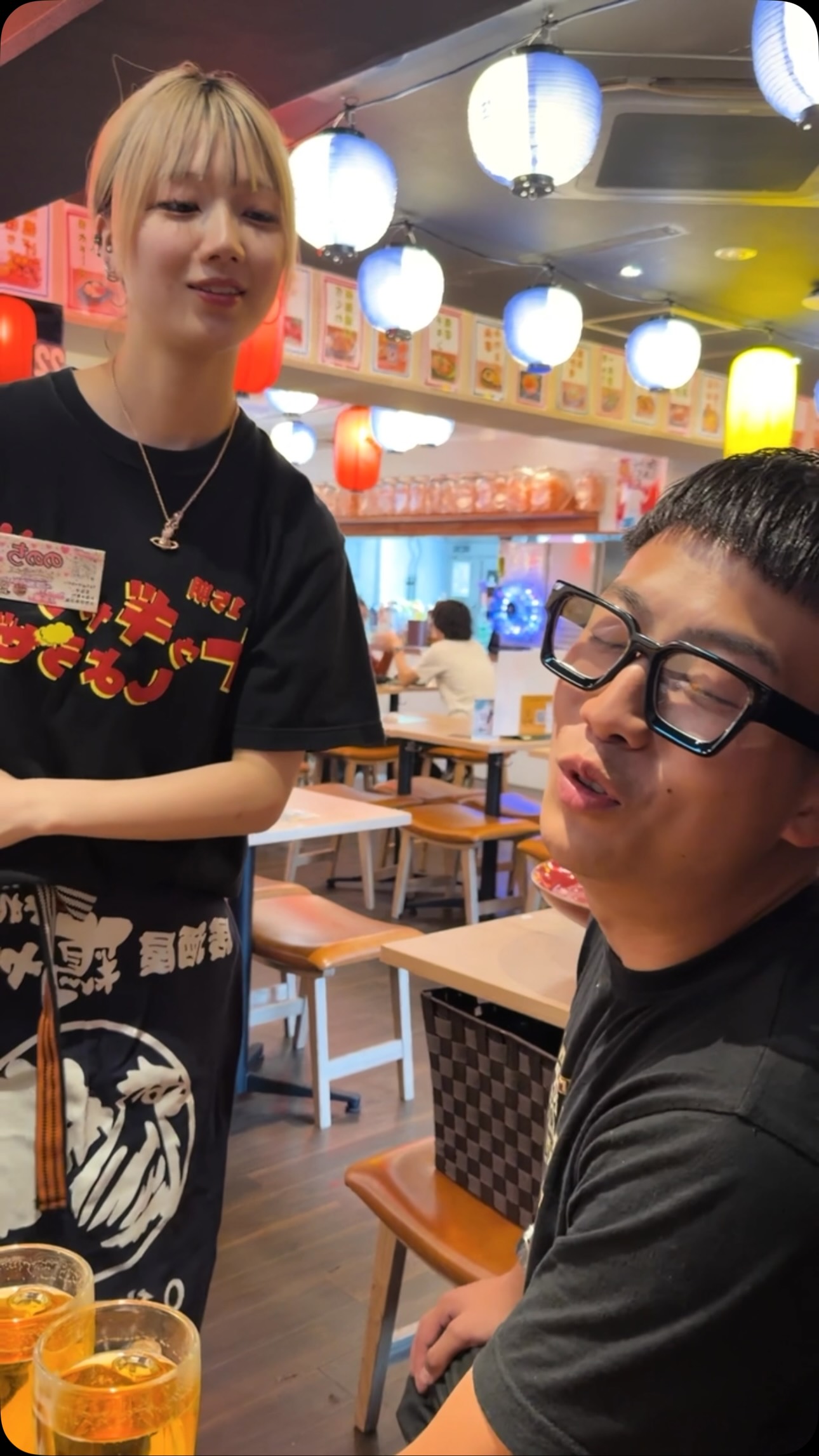 Osaka Izakaya Offers Unique Dining And Slap Service