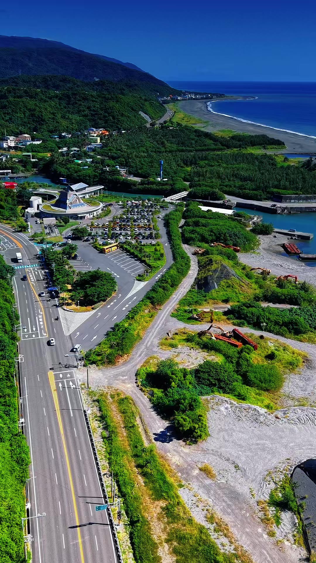 Taitung's Coastal Scenery Features Unique Building
